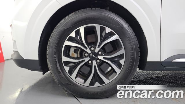 Kia Canival 2023 — photo 5