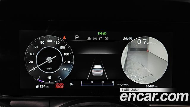 Kia Canival 2023 — photo 11