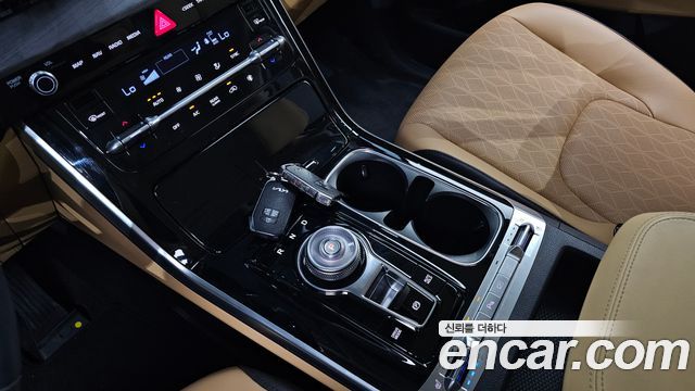 Kia Canival 2023 — photo 12