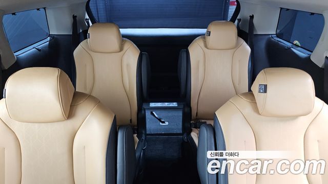 Kia Canival 2023 — photo 17