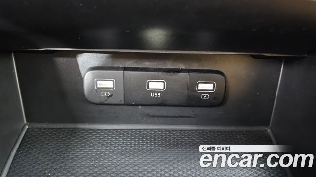 Kia Canival 2023 — photo 19