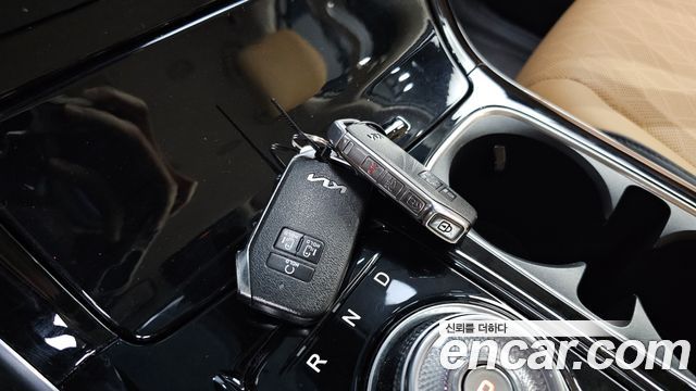 Kia Canival 2023 — photo 26