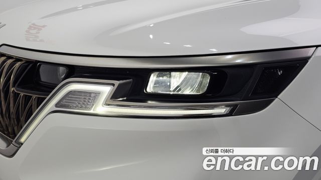 Kia Canival 2023 — photo 8