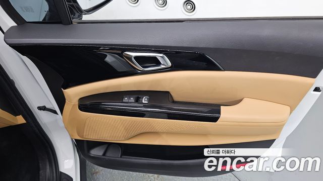 Kia Canival 2023 — photo 14