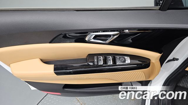 Kia Canival 2023 — photo 15