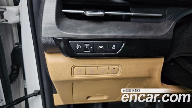 Kia Canival 2023 — photo 30