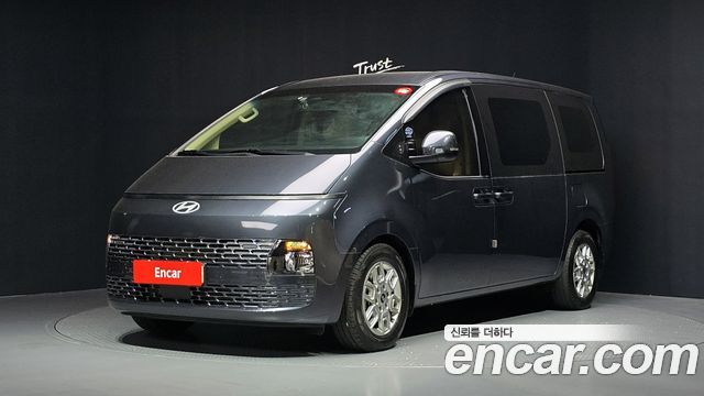 Hyundai Staria 2025 — photo 1