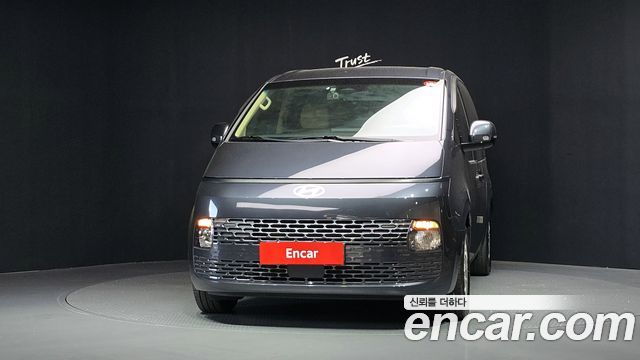 Hyundai Staria 2025 — photo 3