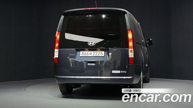 Hyundai Staria 2025 — photo 4