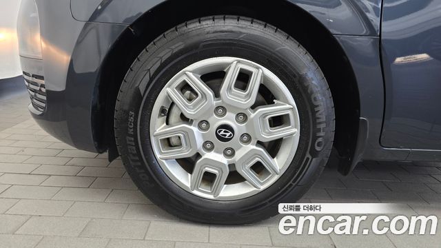 Hyundai Staria 2025 — photo 5