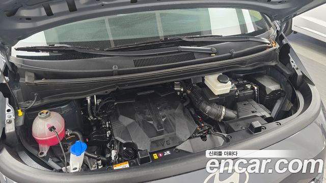Hyundai Staria 2025 — photo 6