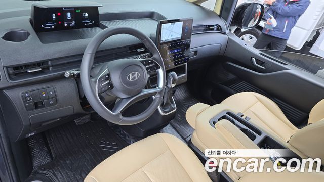 Hyundai Staria 2025 — photo 7