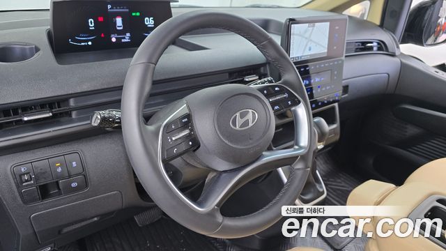 Hyundai Staria 2025 — photo 14