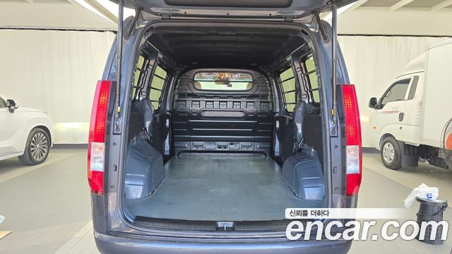Hyundai Staria 2025 — photo 19