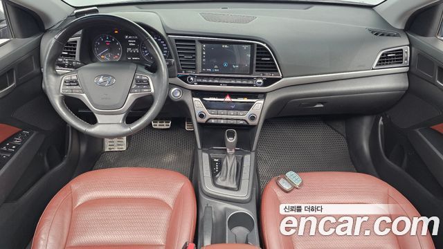 Hyundai AVANTE 2016 — photo 10