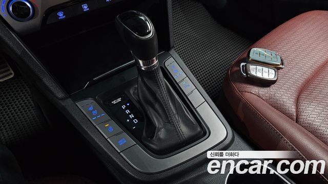 Hyundai AVANTE 2016 — photo 12