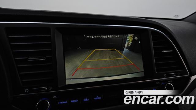 Hyundai AVANTE 2016 — photo 21