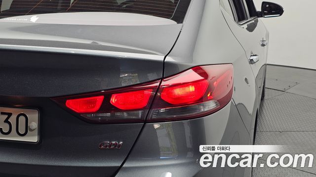 Hyundai AVANTE 2016 — photo 9