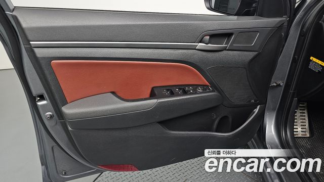 Hyundai AVANTE 2016 — photo 14