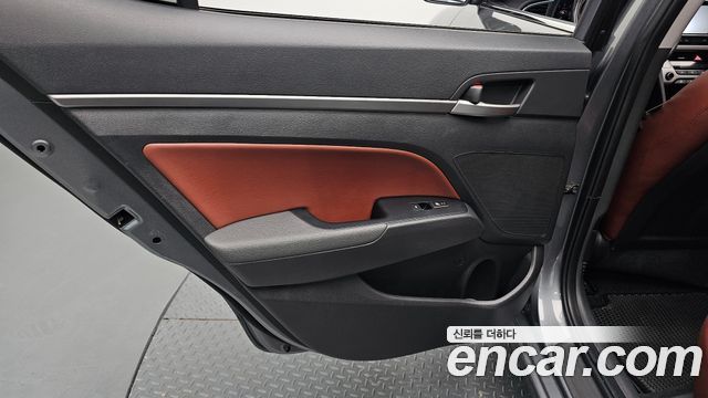 Hyundai AVANTE 2016 — photo 15