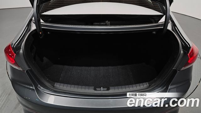 Hyundai AVANTE 2016 — photo 35