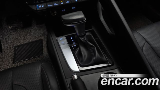 Hyundai AVANTE 2021 — photo 12