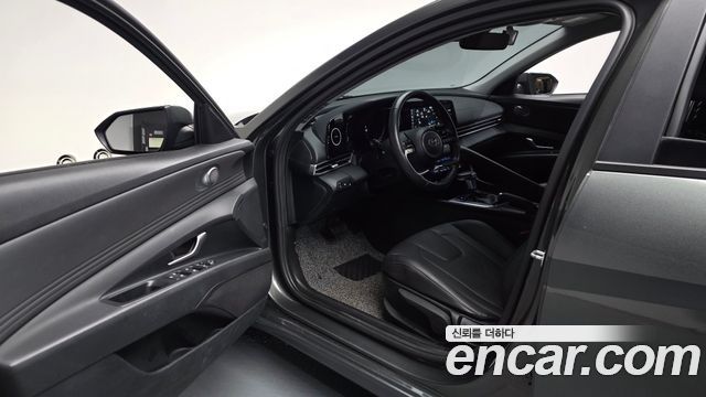 Hyundai AVANTE 2021 — photo 13