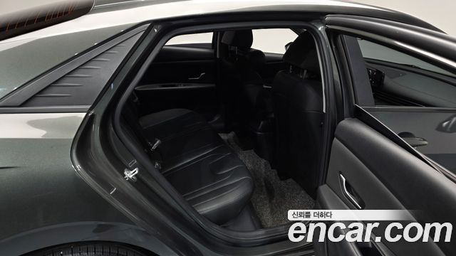Hyundai AVANTE 2021 — photo 18