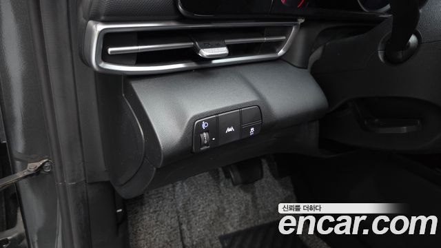 Hyundai AVANTE 2021 — photo 24