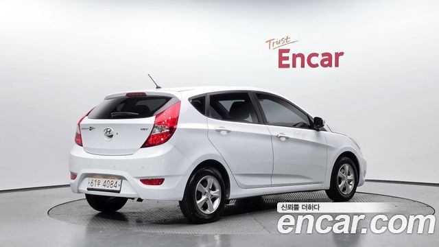 Hyundai Accent 2012 — photo 2