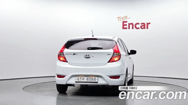 Hyundai Accent 2012 — photo 4