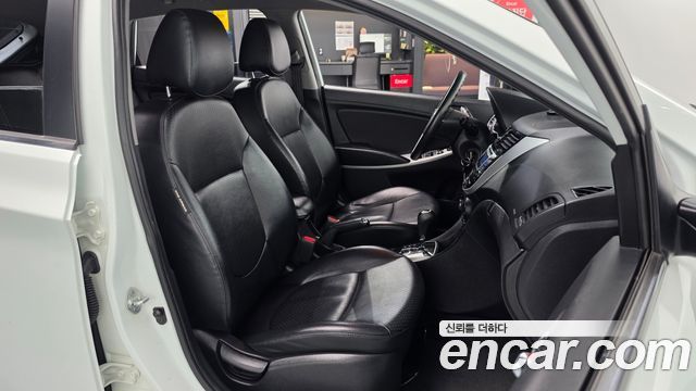 Hyundai Accent 2012 — photo 17