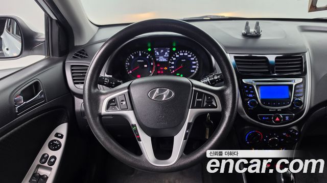 Hyundai Accent 2012 — photo 19