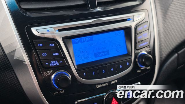 Hyundai Accent 2012 — photo 22