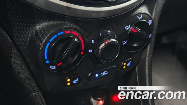 Hyundai Accent 2012 — photo 24