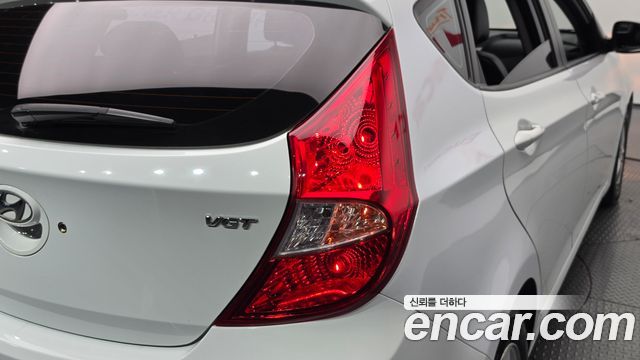Hyundai Accent 2012 — photo 9