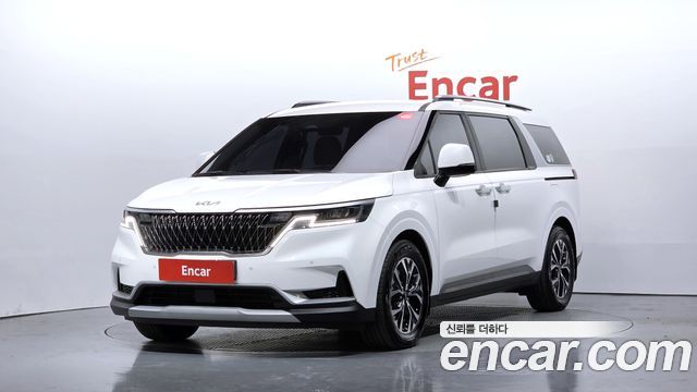 Kia Canival 2023 — photo 1