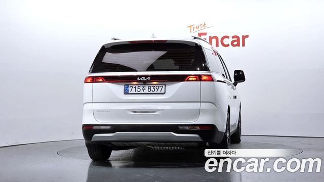 Kia Canival 2023 — photo 4