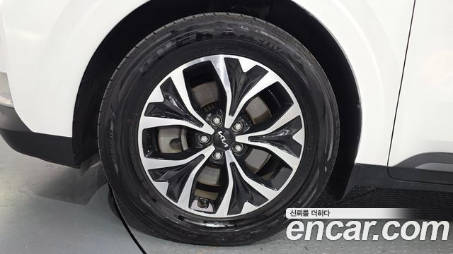 Kia Canival 2023 — photo 5
