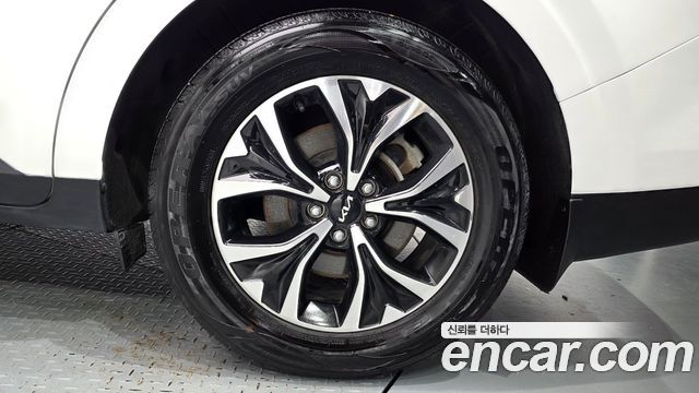 Kia Canival 2023 — photo 7