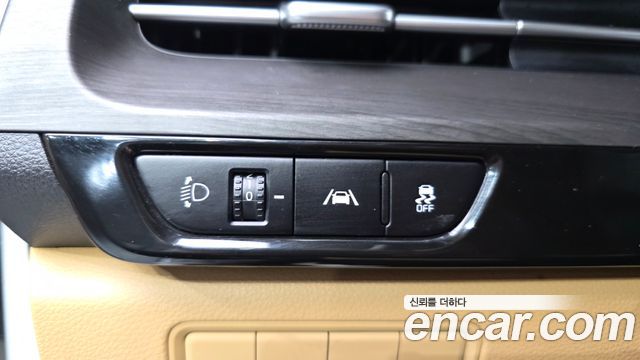 Kia Canival 2023 — photo 27