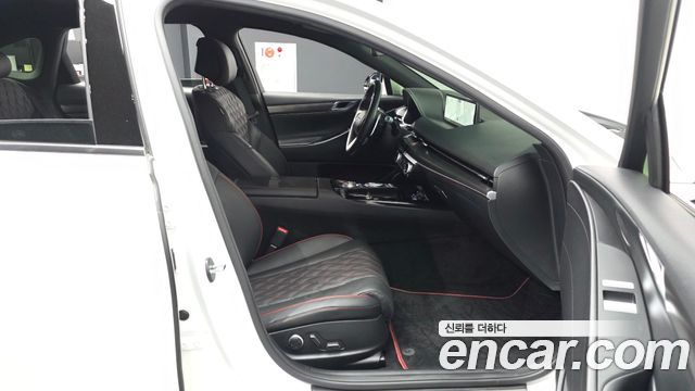 Genesis G80 2022 — photo 17