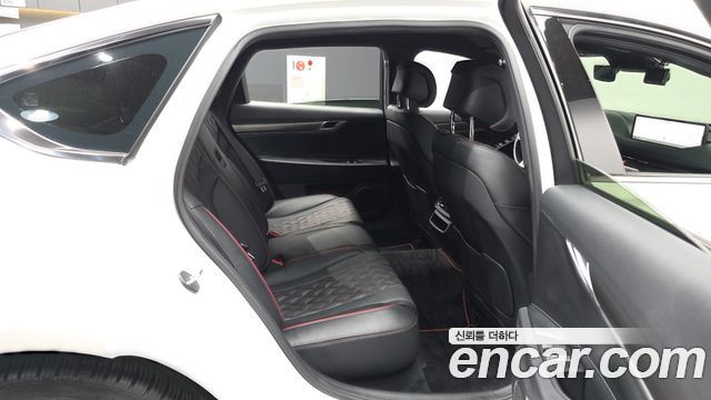 Genesis G80 2022 — photo 18