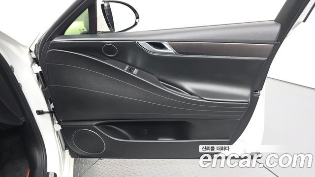 Genesis G80 2022 — photo 14