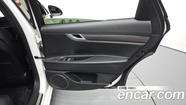 Genesis G80 2022 — photo 15