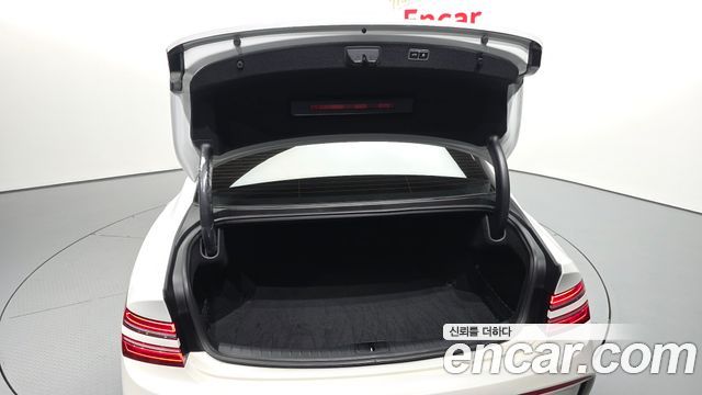 Genesis G80 2022 — photo 27