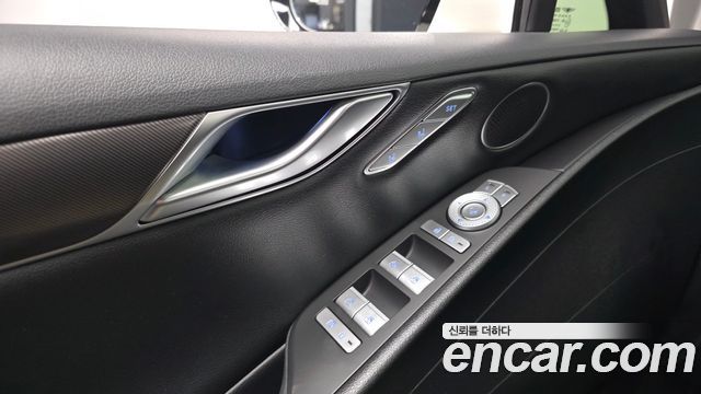 Genesis G80 2022 — photo 30