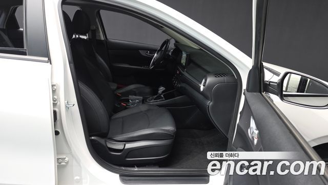 Kia K3 2022 — photo 17