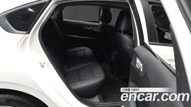 Kia K3 2022 — photo 18