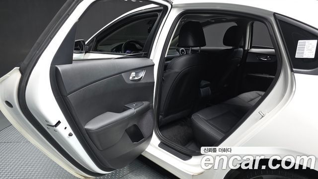 Kia K3 2022 — photo 16